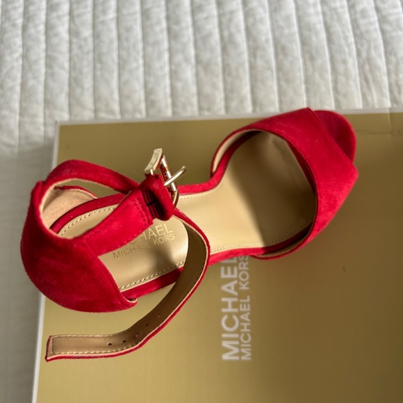 Michael Kors Red platform heels - Picture 3 of 6
